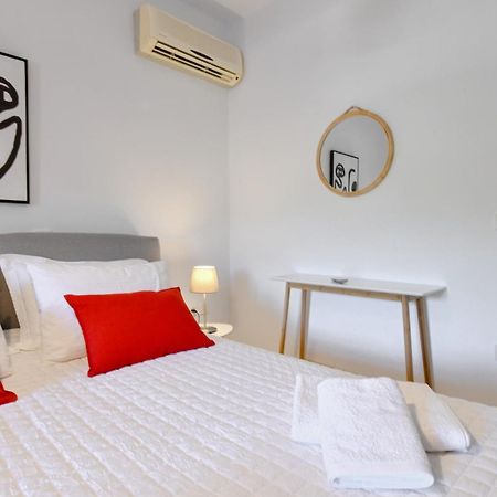 Amazing 2 Bedroom Apartment Overlooking The Marina Of Vourkari Екстер'єр фото