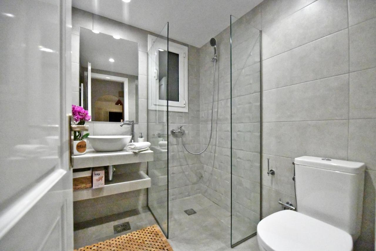 Amazing 2 Bedroom Apartment Overlooking The Marina Of Vourkari Екстер'єр фото