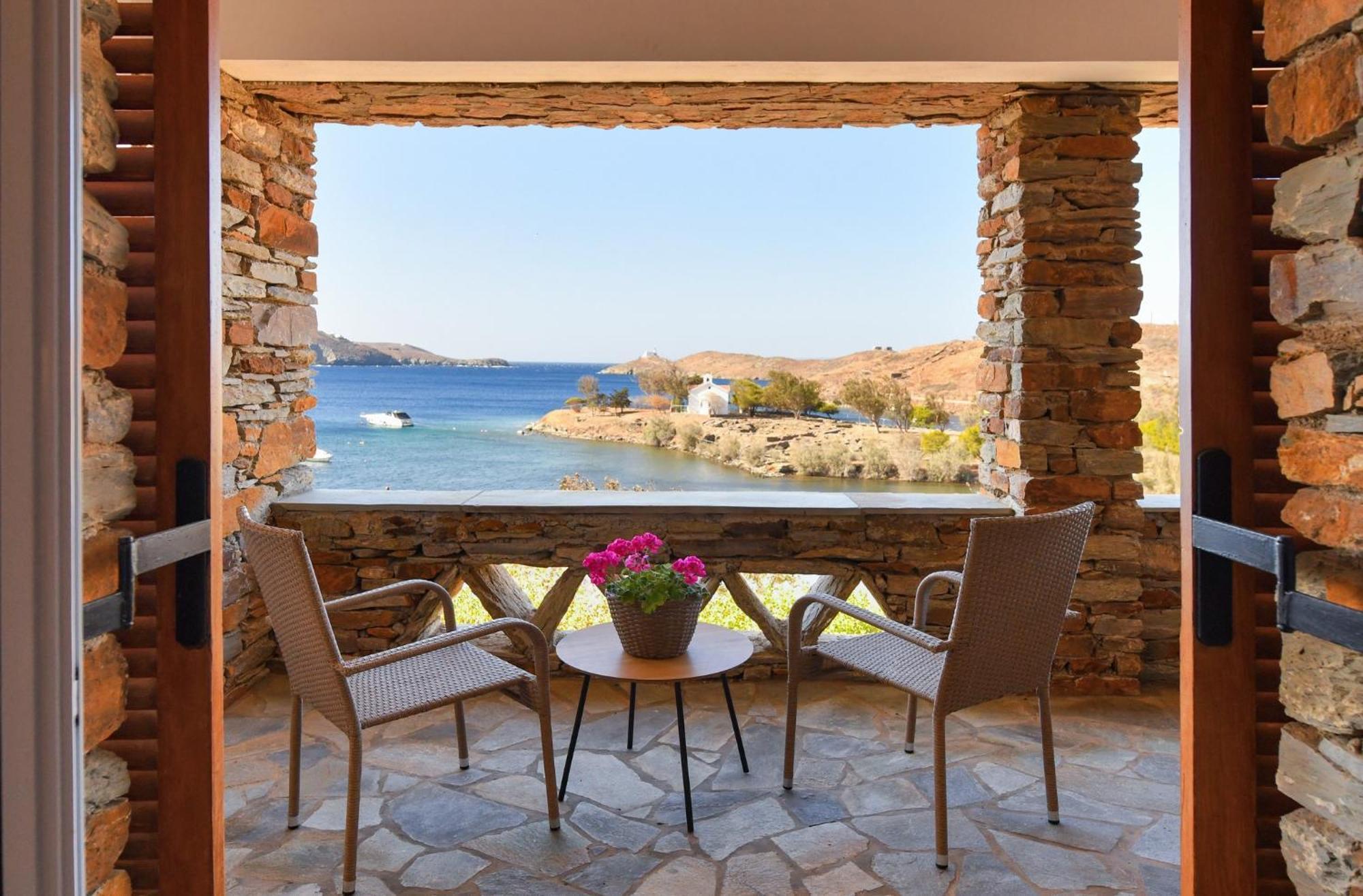 Amazing 2 Bedroom Apartment Overlooking The Marina Of Vourkari Екстер'єр фото
