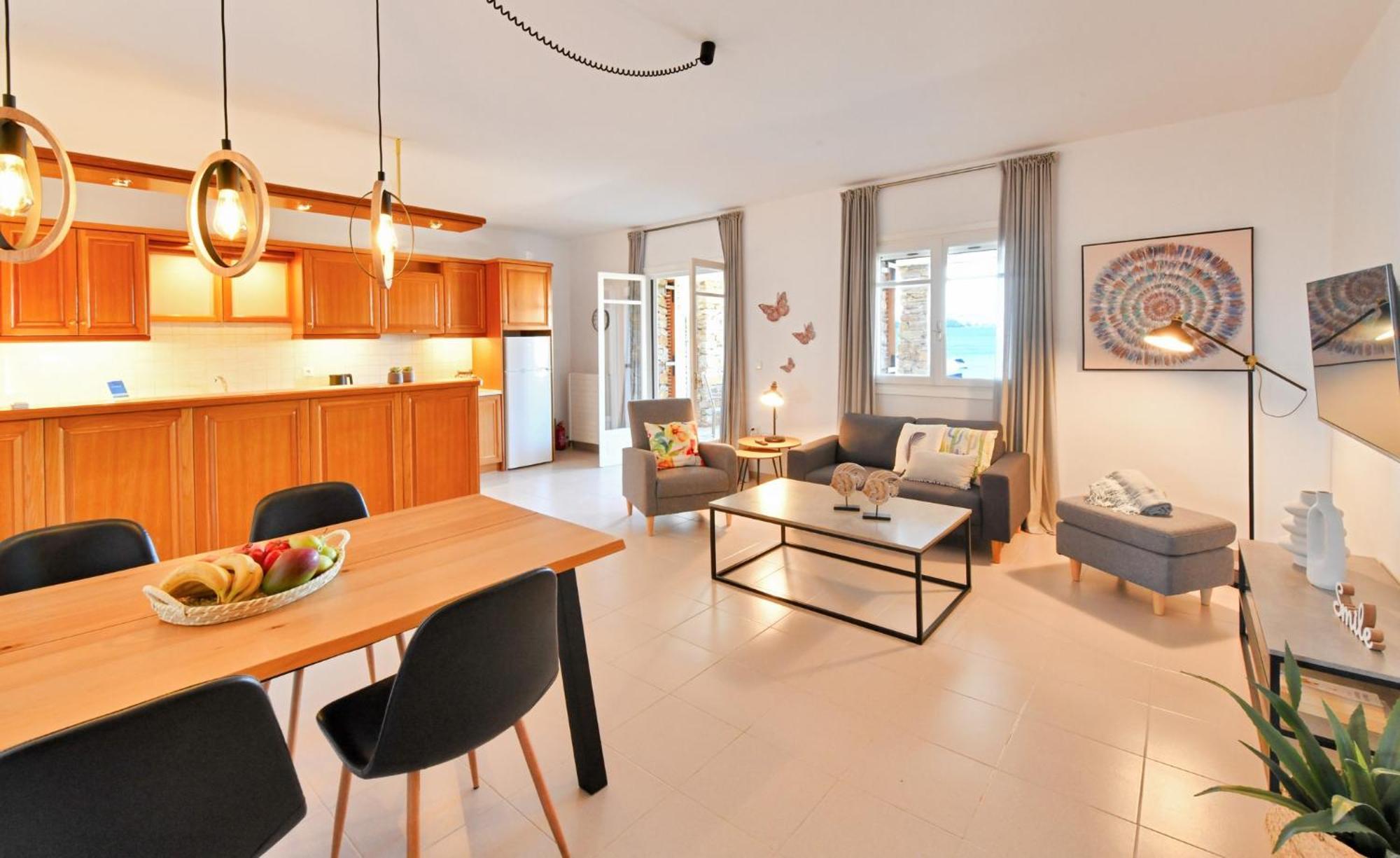 Amazing 2 Bedroom Apartment Overlooking The Marina Of Vourkari Екстер'єр фото